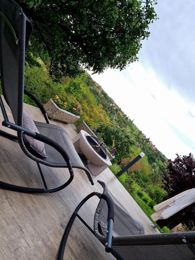 Small Hill Heaven Holiday home *